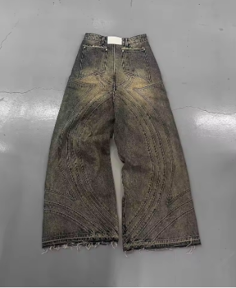 Y2K style washed baggy jeans